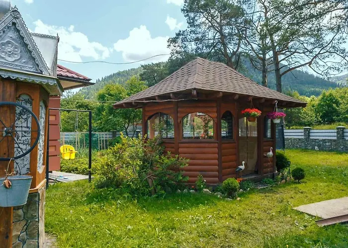 під соснами ゲストハウス *