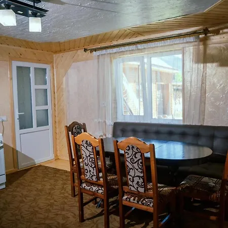 під соснами ゲストハウス *