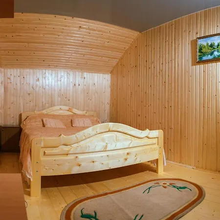 під соснами ゲストハウス *